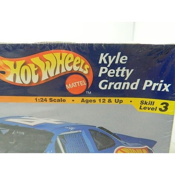 Revell Monogram 1998 Hot Wheelsl #44 Kyle Petty Pontiac Grand Prix Sealed - Picture 2 of 9